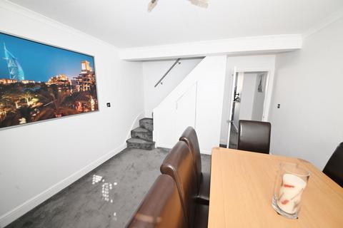 27 Norcutt Road, Twickenham, TW2 6SR
