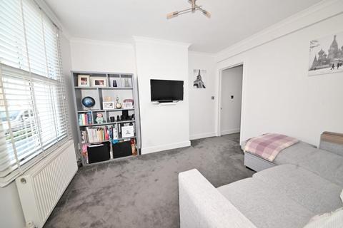 27 Norcutt Road, Twickenham, TW2 6SR