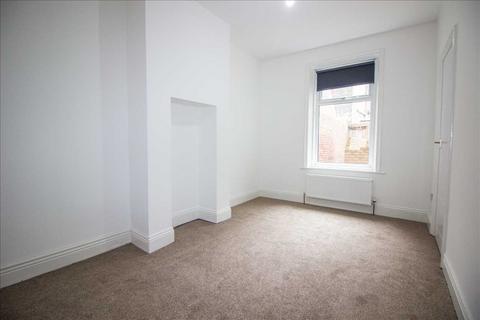 2 bedroom flat to rent, Dean Road, South Shields