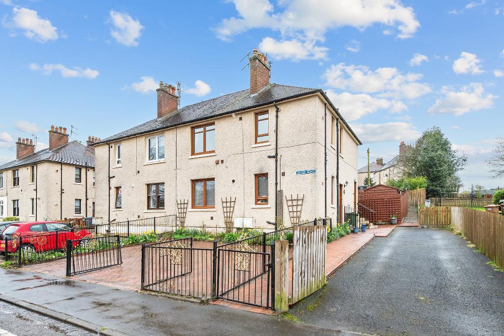 Carron FK5 2 bed flat for sale £109,995