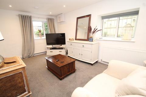 2 bedroom semi-detached house to rent, Wood Lane, Chapel Allerton, Leeds, West Yorkshire, UK, LS7