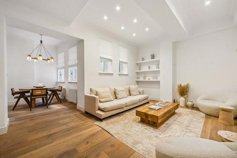 2 bedroom flat for sale, Eastcastle Street, Fitzrovia W1T