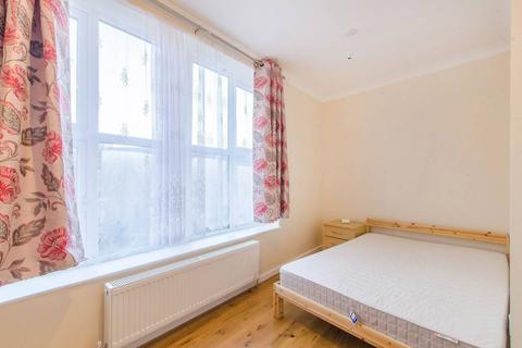 1 bedroom flat to rent, Ivanhoe Road, Denmark Hill, London, SE5