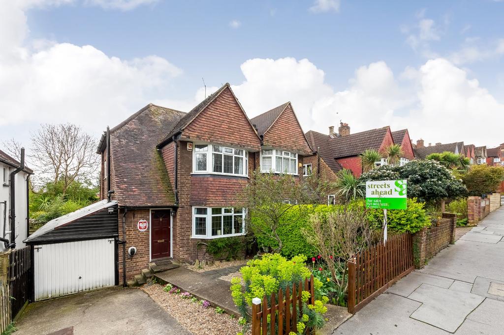 Cypress Road, London, SE25 3 bed semidetached house for sale £700,000