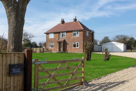 3 bedroom detached house to rent, Woodsend, Aldbourne, Marlborough, Wiltshire