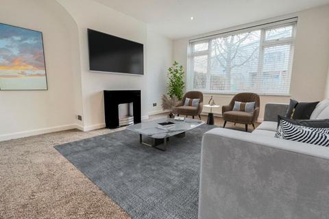 72 Wide Way, Mitcham, CR4 1BL