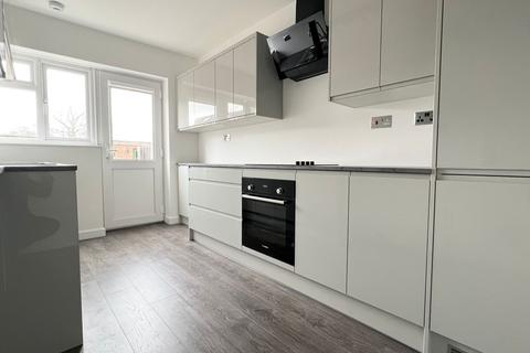 72 Wide Way, Mitcham, CR4 1BL