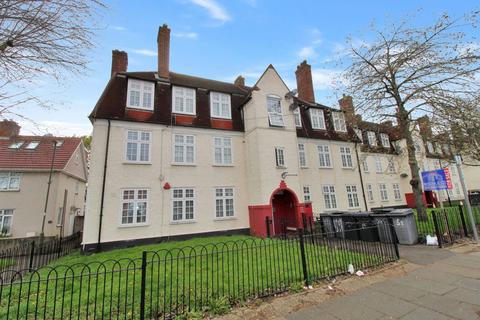 3 bedroom flat for sale, Orange Hill Road, Edgware, HA8