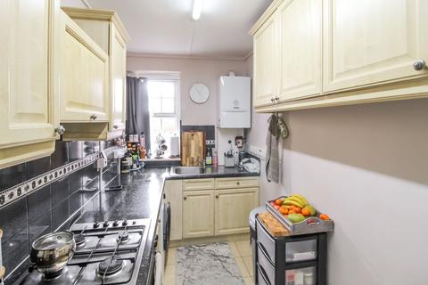 3 bedroom flat for sale, Orange Hill Road, Edgware, HA8