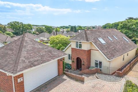 4 bedroom detached house for sale, Barton Court Avenue, Barton on Sea, BH25