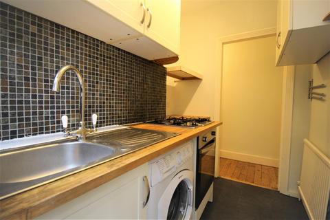 2 bedroom apartment to rent, Edward Road, London E17