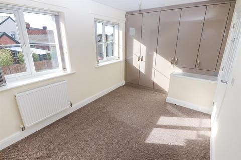 2 bedroom terraced house to rent, Trumpet Close, Gobowen