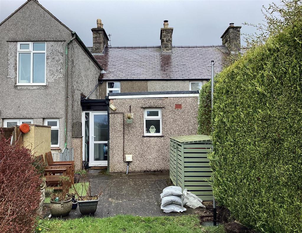 Ffordd Deg, Llanbedrgoch 2 bed terraced house for sale £155,000