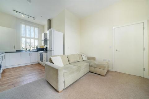 1 bedroom flat for sale, Dillon Close, Epsom