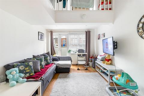 2 bedroom apartment for sale, Park Road, London N14