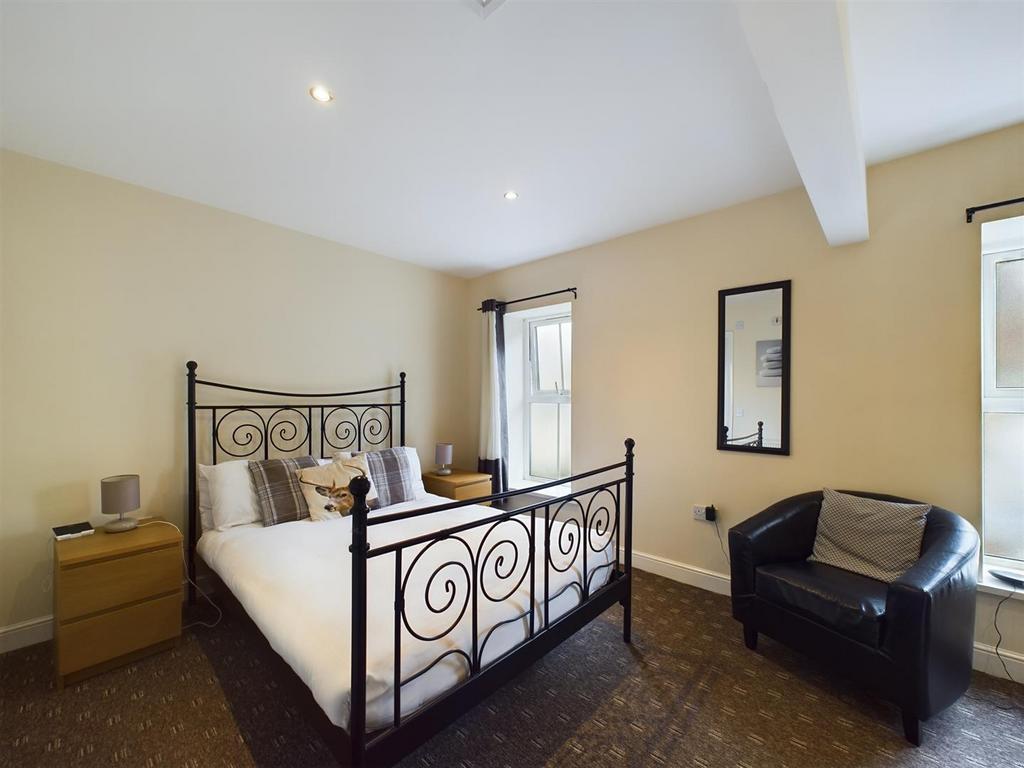 Bedroom: