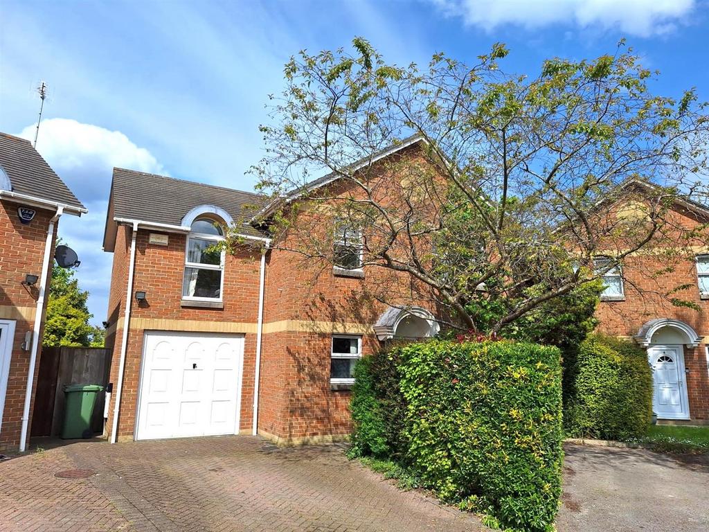 Berwick Court, Hallen, Bristol 4 bed detached house for sale £475,000