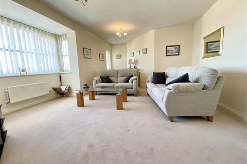 2 bedroom flat for sale, Fenby Gardens, Scarborough