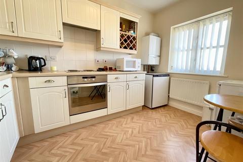 2 bedroom flat for sale, Fenby Gardens, Scarborough