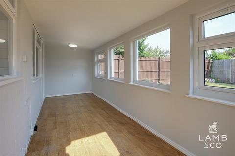 5 Catherine Close, Clacton-on-sea, CO15 4AX