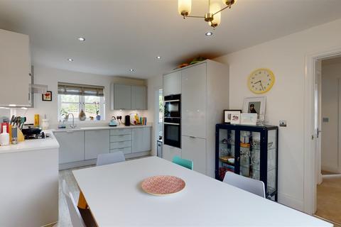 4 bedroom detached house to rent, Cecil Square, Kettering Road, Stamford