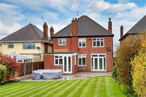4 bedroom detached house for sale, 39 Meadow Road, Finchfield