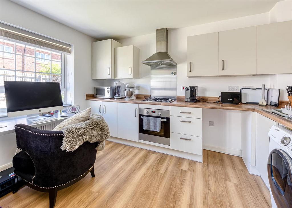 25 Brick Kiln Way-living6.jpg