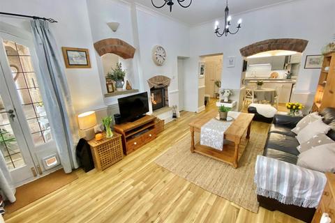 Flat 2, Armoury Towers Barracks Square, Macclesfield, SK11 8HF