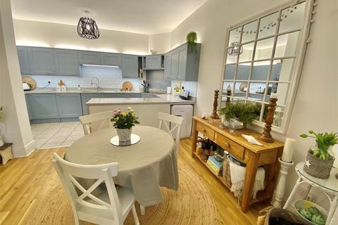 Flat 2, Armoury Towers Barracks Square, Macclesfield, SK11 8HF