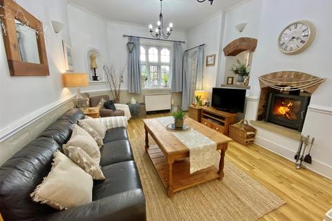 Flat 2, Armoury Towers Barracks Square, Macclesfield, SK11 8HF