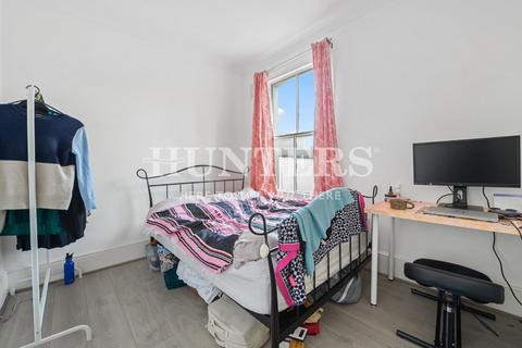 2 bedroom flat to rent, Dynevor Road, London, N16