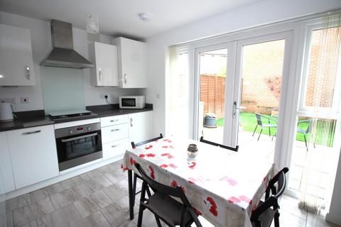 5 Barley Fields, Thornbury, Bristol, BS35 1AJ
