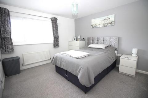 5 Barley Fields, Thornbury, Bristol, BS35 1AJ