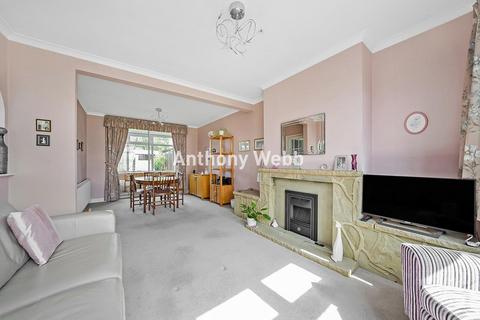 99 Rayleigh Road, London, N13 5QW