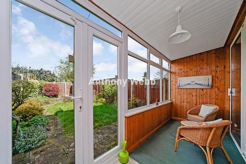 99 Rayleigh Road, London, N13 5QW