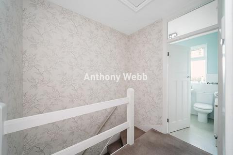 99 Rayleigh Road, London, N13 5QW