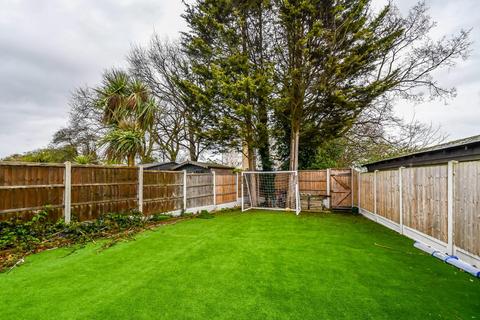 4 bedroom detached bungalow for sale, Pinewood Avenue, Leigh-On-Sea SS9