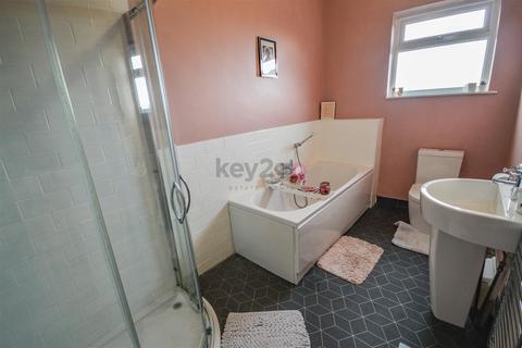 3 bedroom terraced house for sale, Mansfield Road, Killamarsh, Sheffield, S21