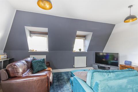 2 bedroom penthouse for sale, Severn Grove, Cardiff CF11