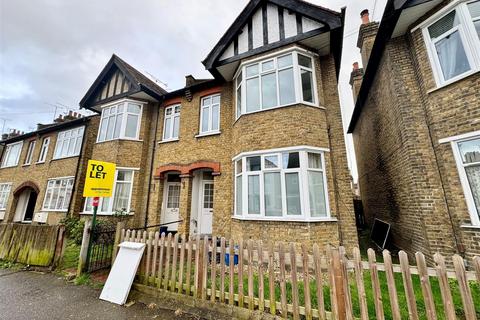 2 bedroom property to rent, Maldon Road, Southend-On-Sea
