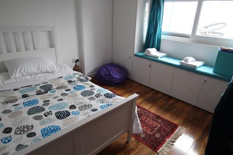 1 bedroom flat to rent, New Steine, Brighton, BN2