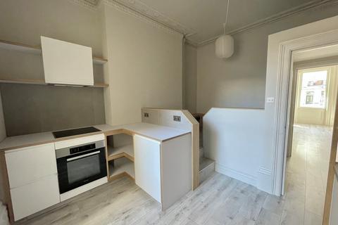 2 bedroom flat to rent, Lansdowne Place, Hove, BN3