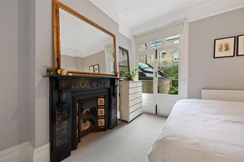 1 bedroom flat for sale, Addison Gardens, London W14
