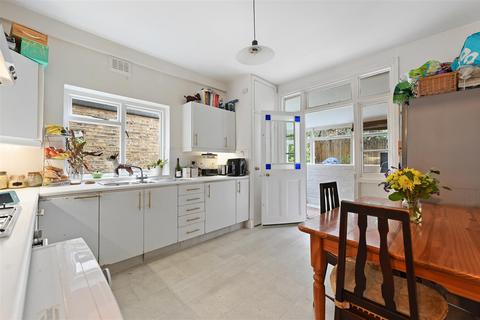 1 bedroom flat for sale, Addison Gardens, London W14