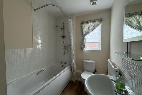2 bedroom coach house to rent, Popham Close, Tiverton EX16