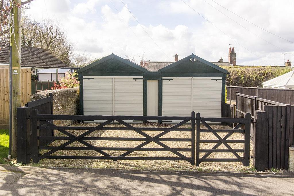 Double Garage &amp; Workshop
