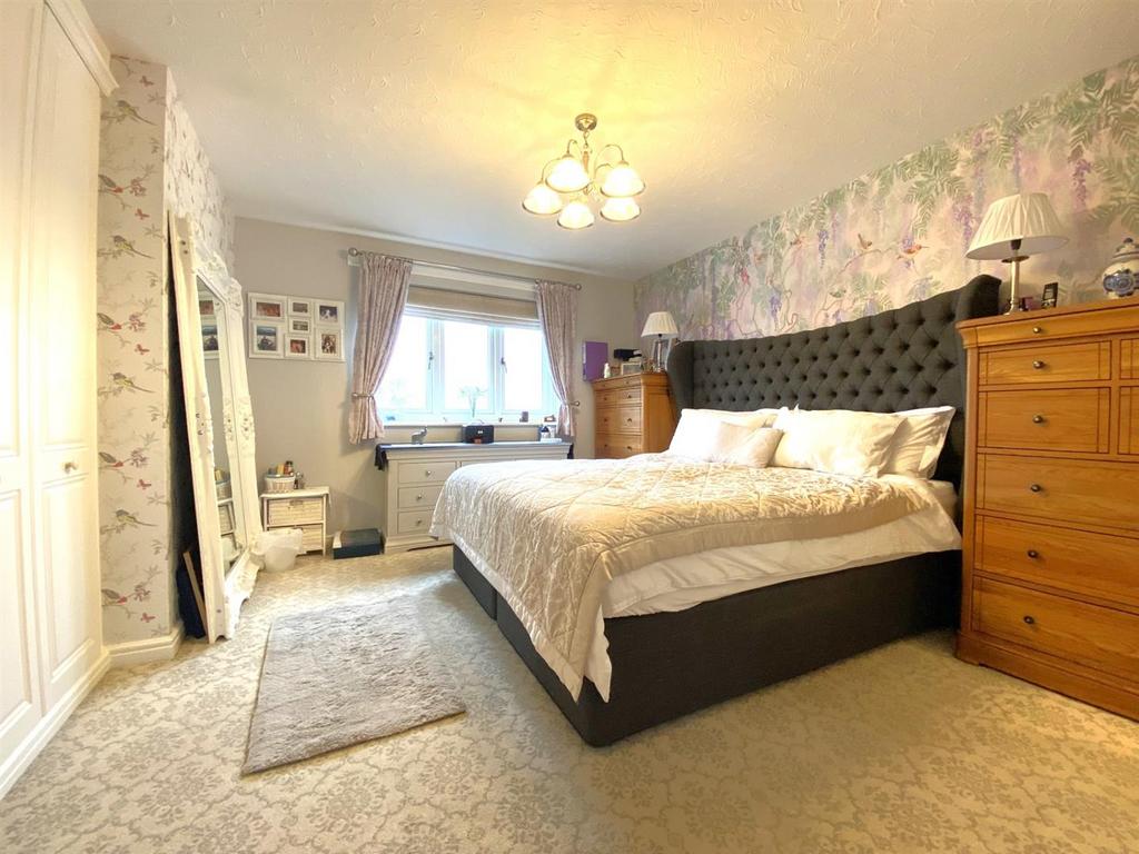 Bed1a.jpg