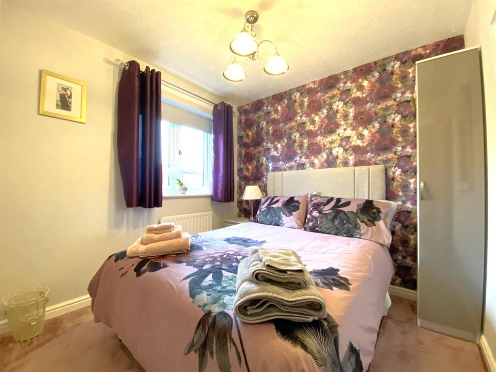 Bed3.jpg