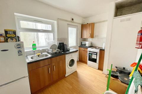 3 bedroom house share for sale, Mount Pleasant, Swansea
