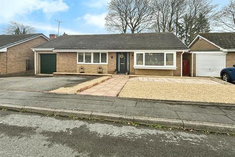 3 bedroom detached bungalow for sale, Hollowdene, Crook